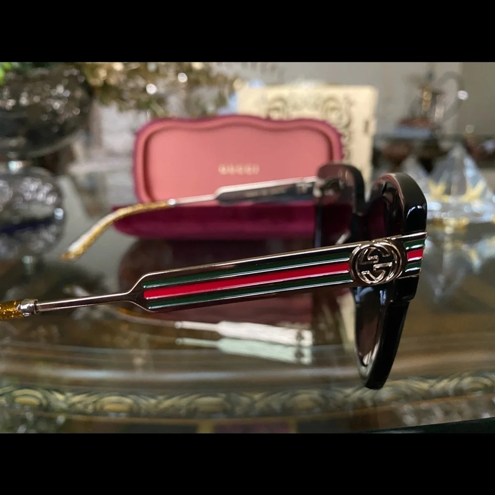Gucci black Sunglasses (authentic) - Picture 4 of 8